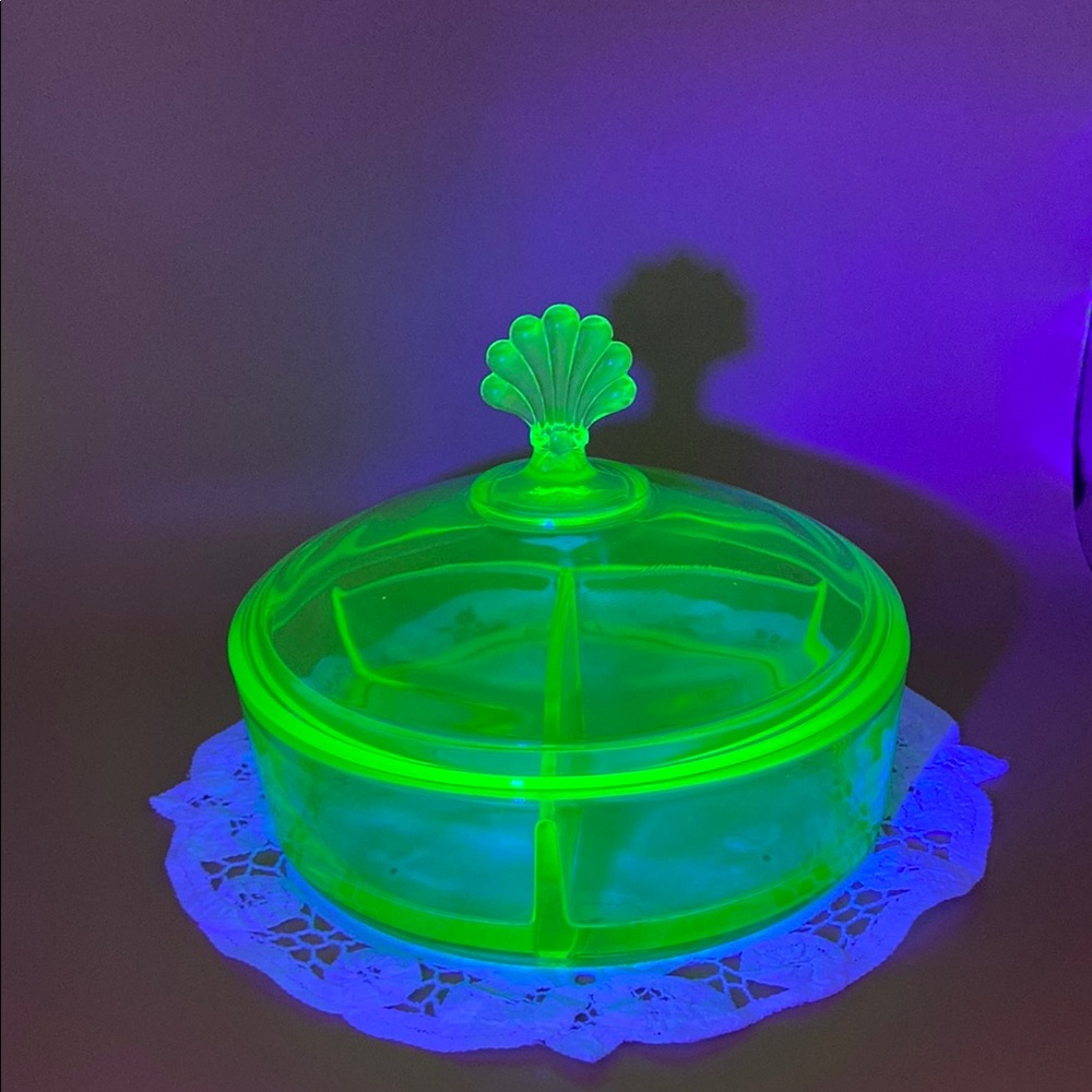 Fostoria Uranium Glass Art Deco Shell Lidded and Divided Candy Dish